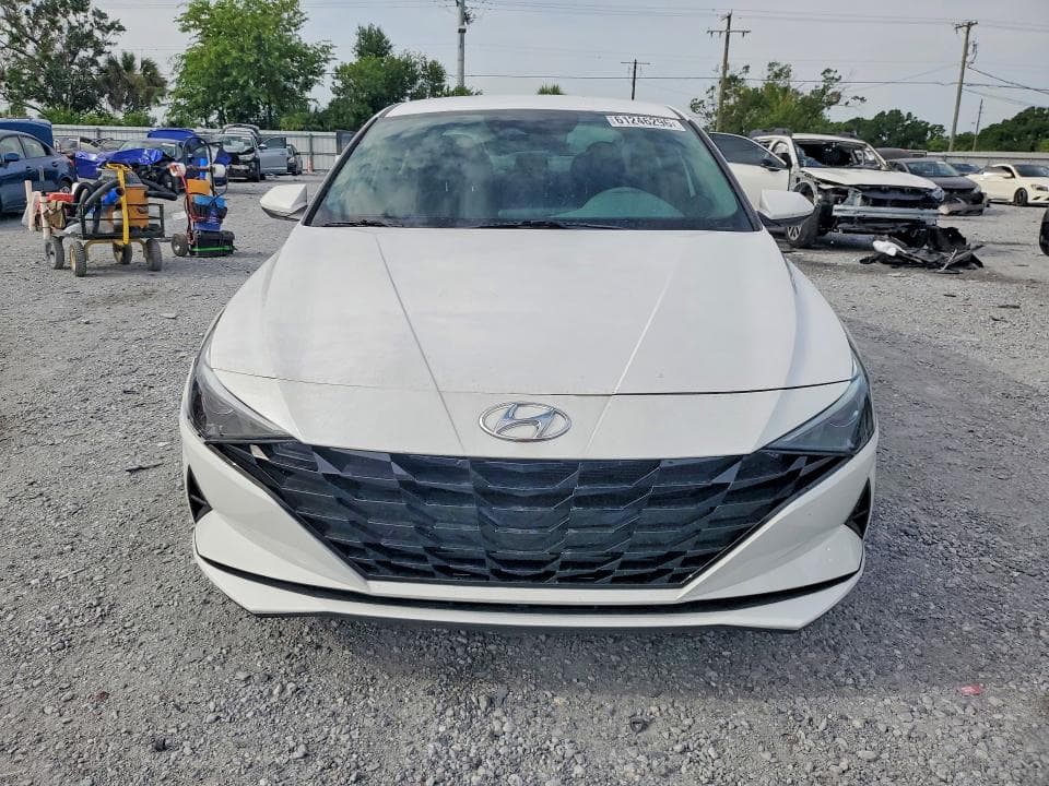 2022 HYUNDAI ELANTRA SE SE 5