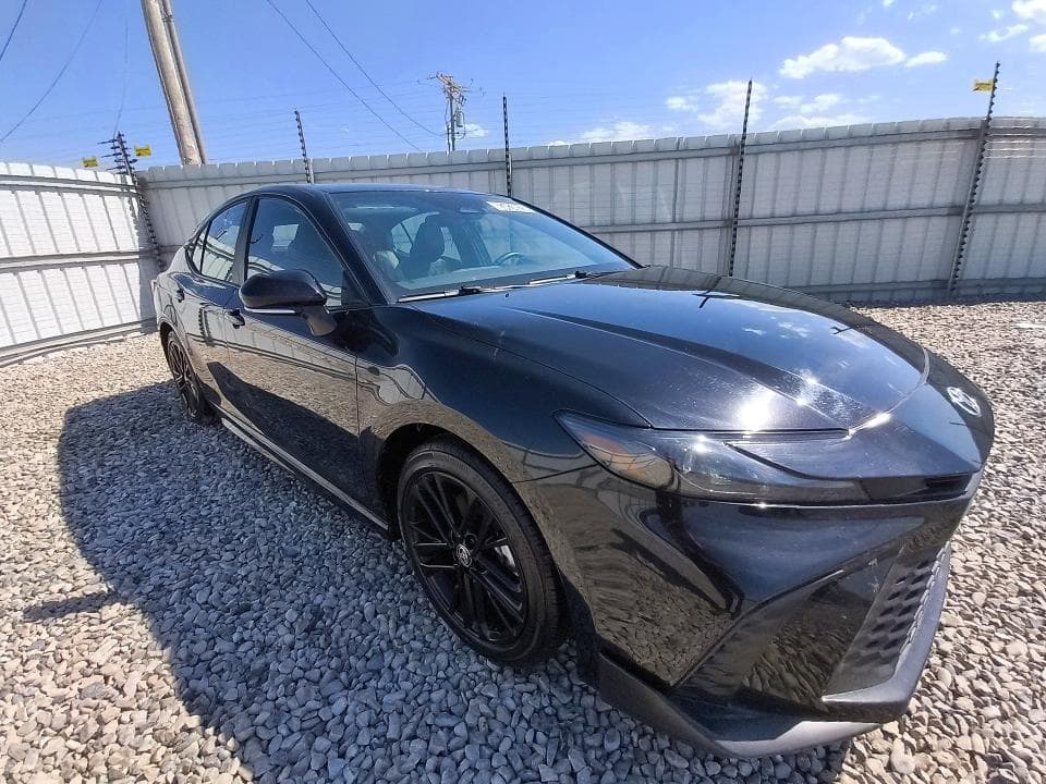 2026 TOYOTA CAMRY SE 4