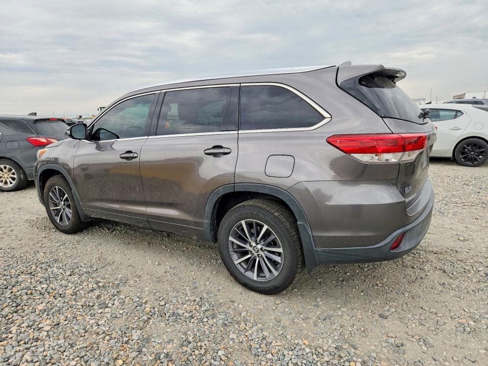 2017 TOYOTA HIGHLANDER XLE 2