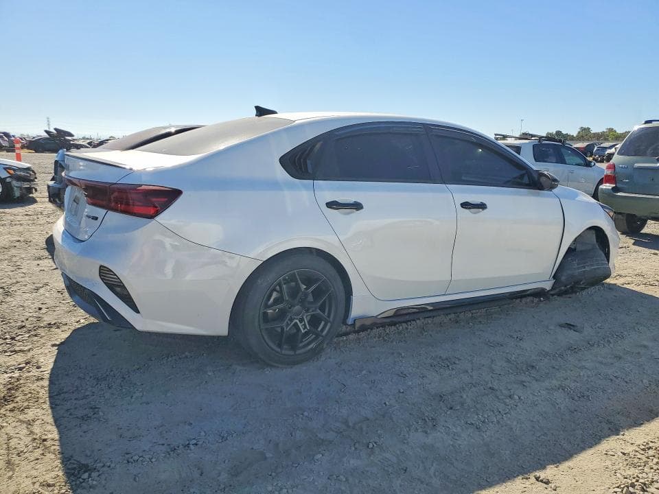 2024 KIA FORTE GT LINE 3