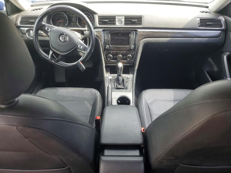 2017 VOLKSWAGEN PASSAT SE 8