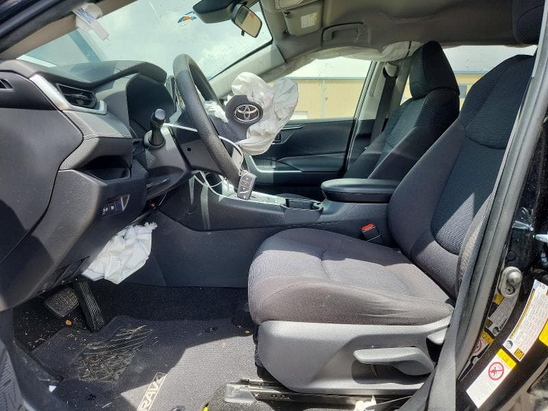 2019 TOYOTA RAV4 LE 7