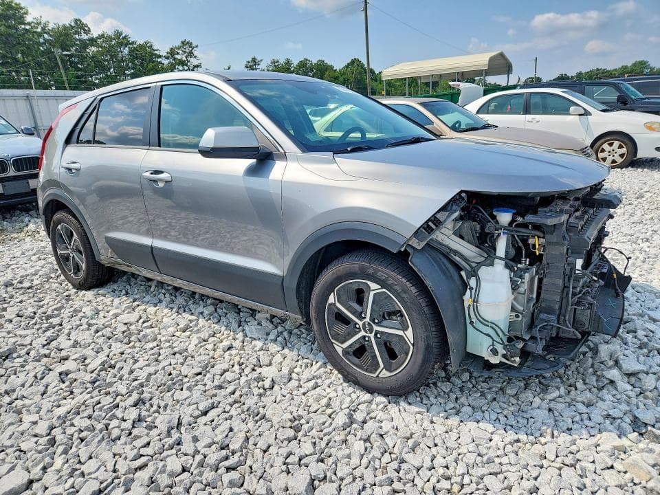 2023 KIA NIRO LX 4