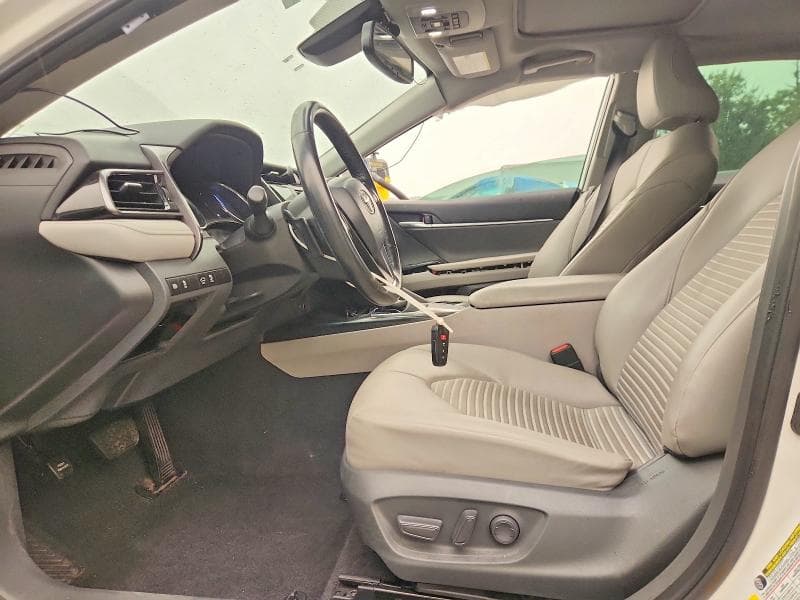 2020 TOYOTA CAMRY SE 7