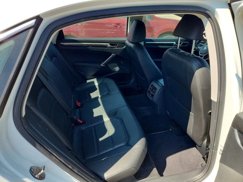 2018 VOLKSWAGEN PASSAT SE 10