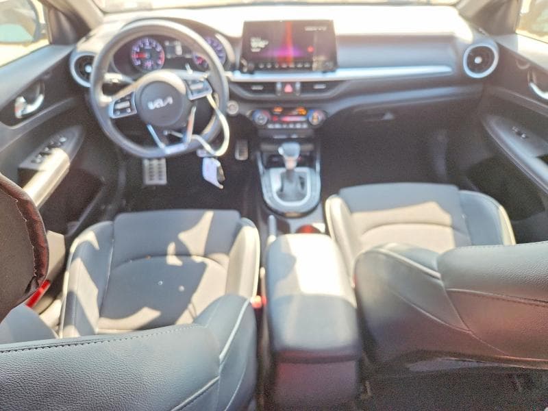2023 KIA FORTE GT LINE 8