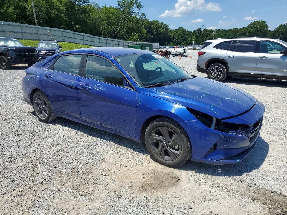2021 HYUNDAI ELANTRA SEL 4