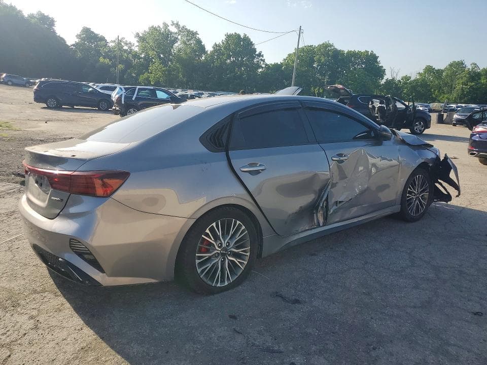 2023 KIA FORTE GT LINE 3