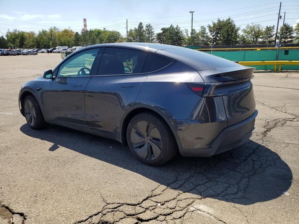 2026 TESLA MODEL Y 2