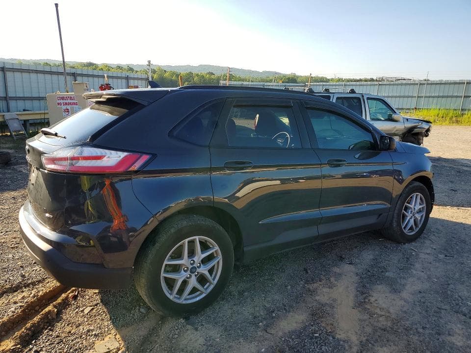 2021 FORD EDGE SE 3