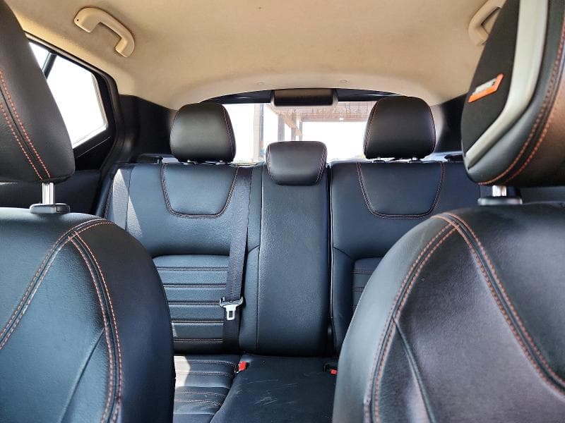 2019 NISSAN KICKS SR 10