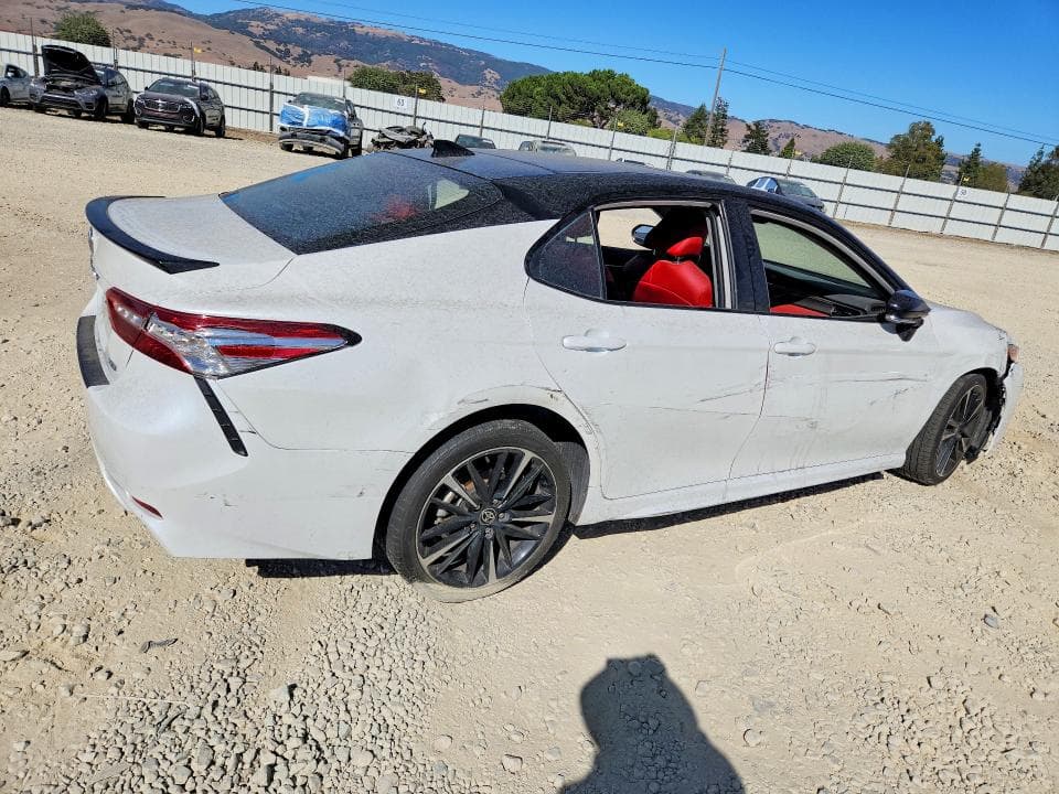 2020 TOYOTA CAMRY XSE 3