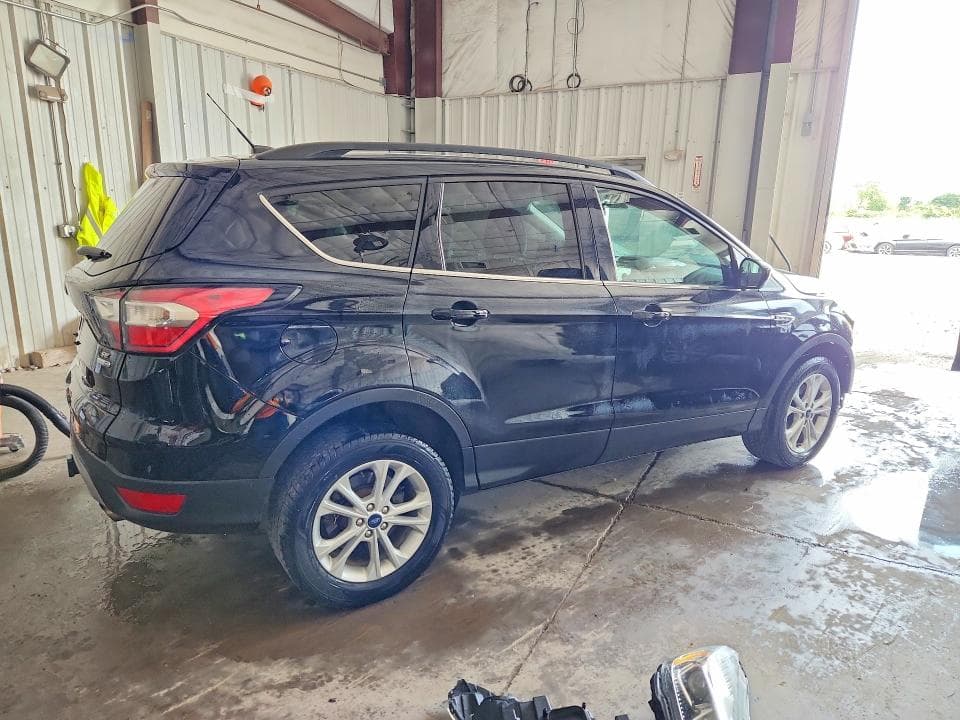 2017 FORD ESCAPE SE 3