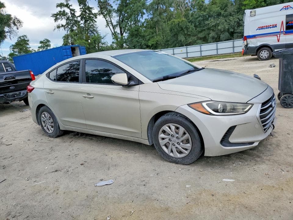 2017 HYUNDAI ELANTRA SE 4