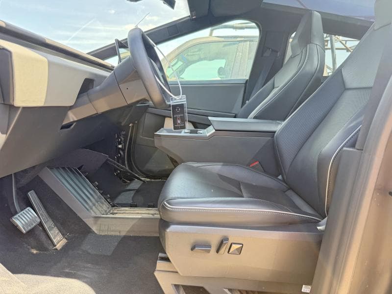 2025 TESLA CYBERTRUCK 7