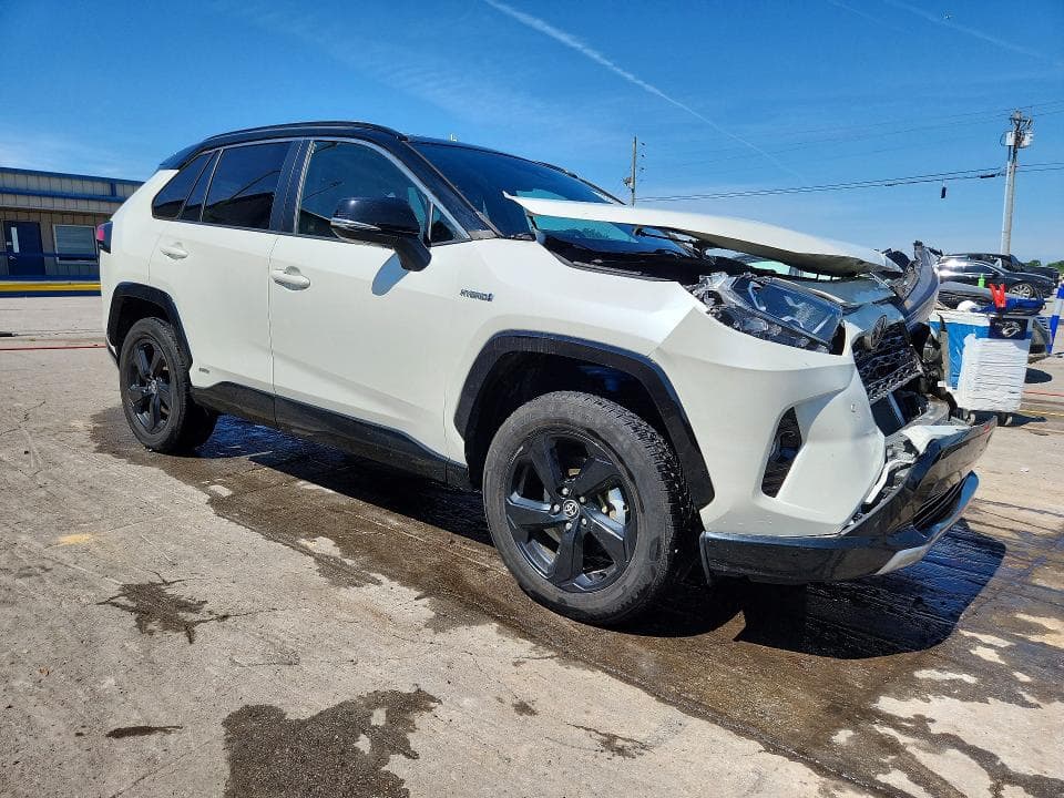 2021 TOYOTA RAV4 XSE 4