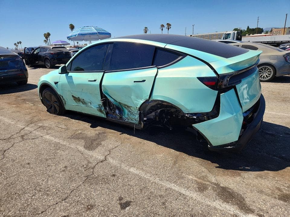 2026 TESLA MODEL Y 2