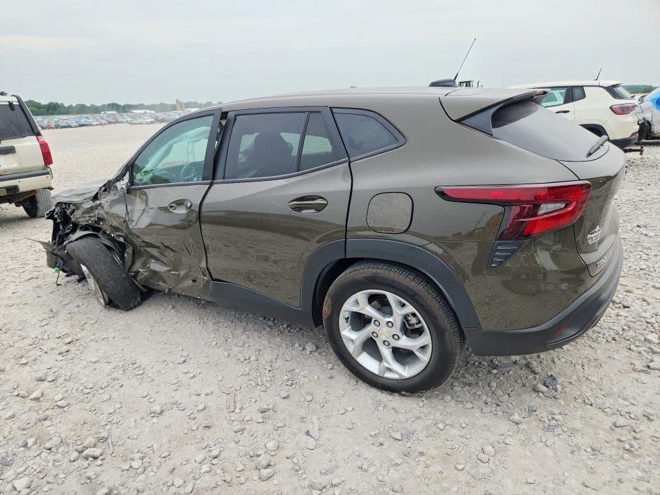 2024 CHEVROLET TRAX LS 2