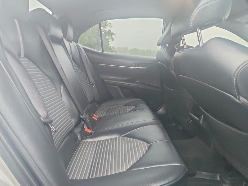 2019 TOYOTA CAMRY SE 10