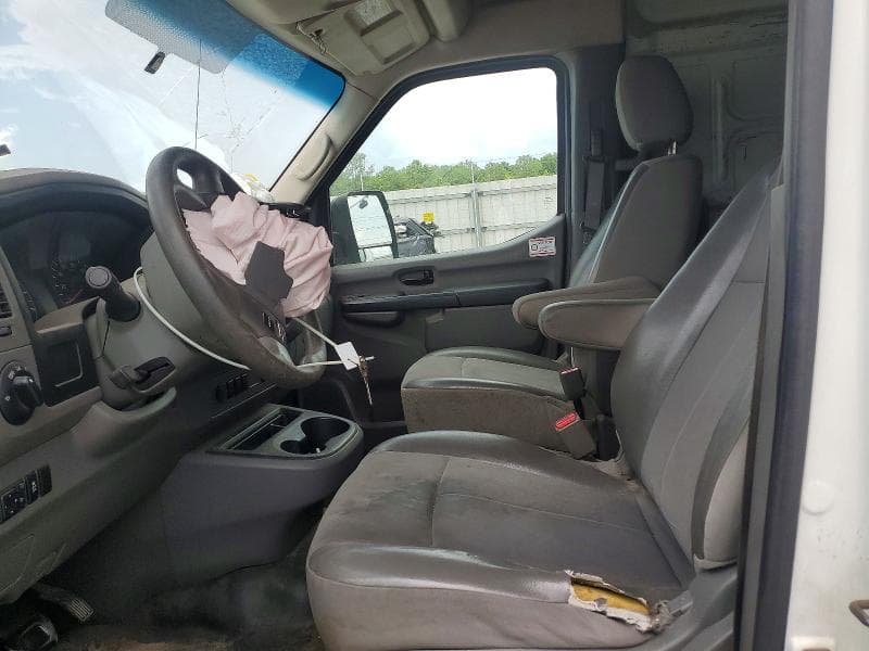 2017 NISSAN NV 2500 HD S 7