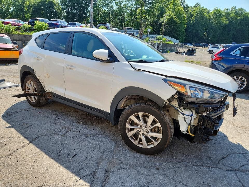 2020 HYUNDAI TUCSON SE 4