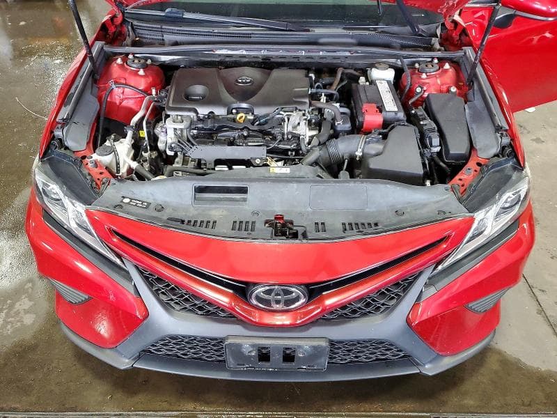 2019 TOYOTA CAMRY SE 11