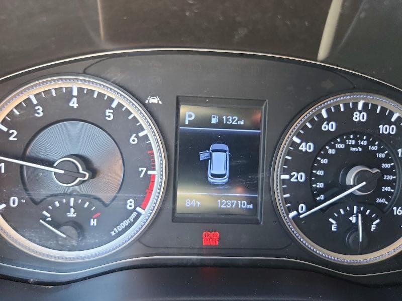 2019 HYUNDAI SANTA FE SE 9