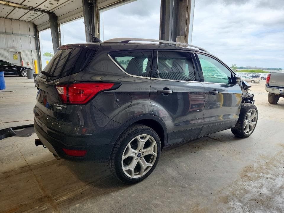2019 FORD ESCAPE TITANIUM 3