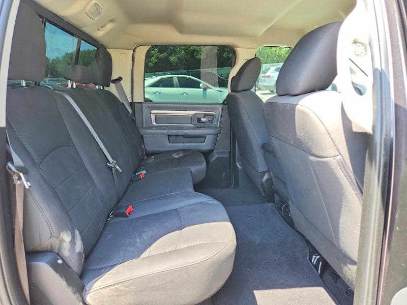 2019 RAM 1500 CLASSIC SLT 10