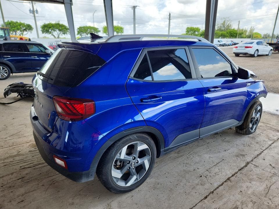 2022 HYUNDAI VENUE LIMITED 3