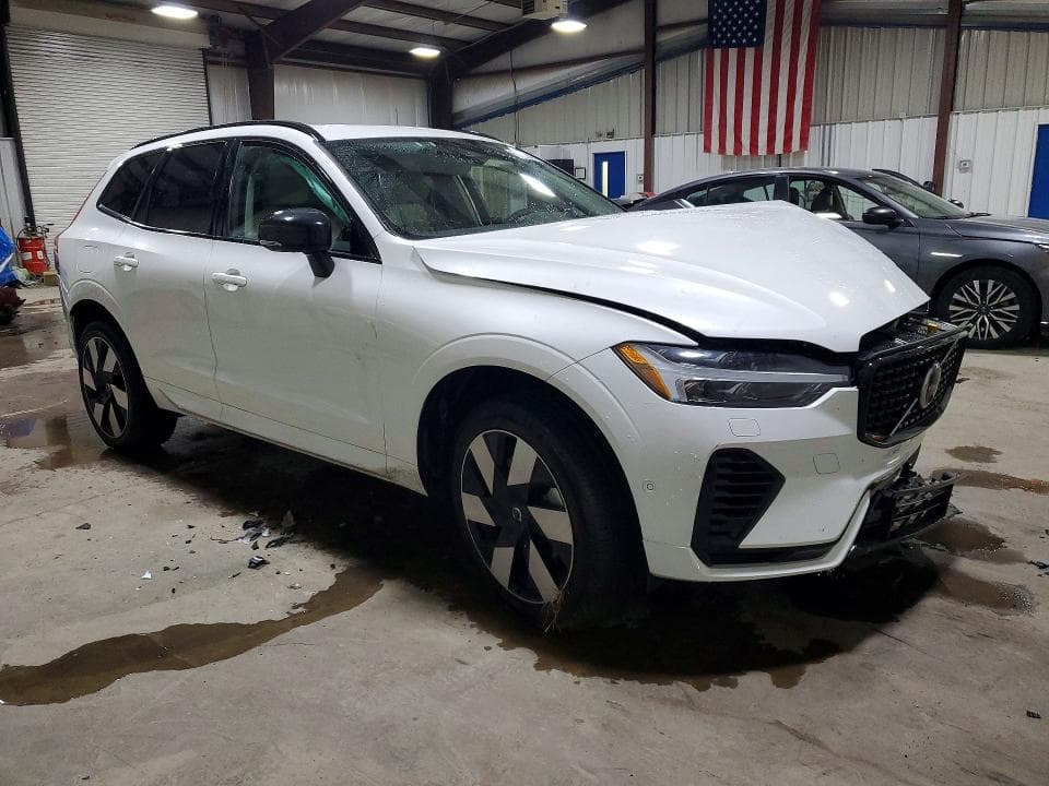 2025 VOLVO XC60 PLUS 4