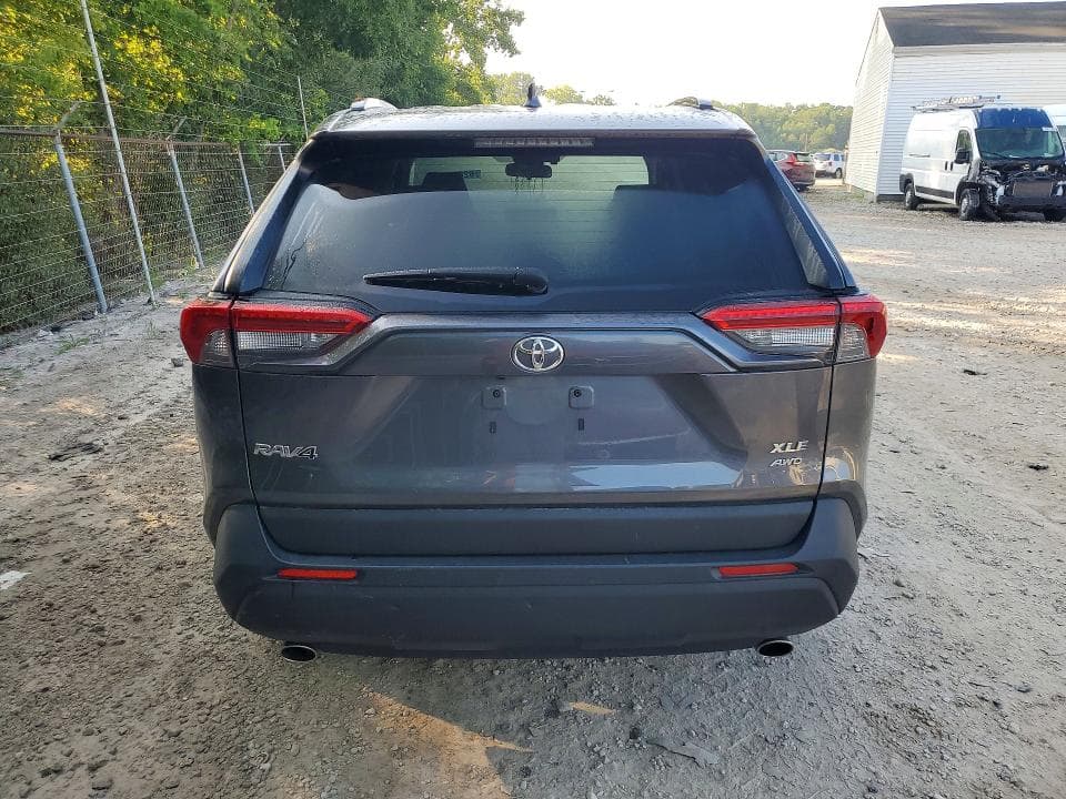 2019 TOYOTA RAV4 XLE 6