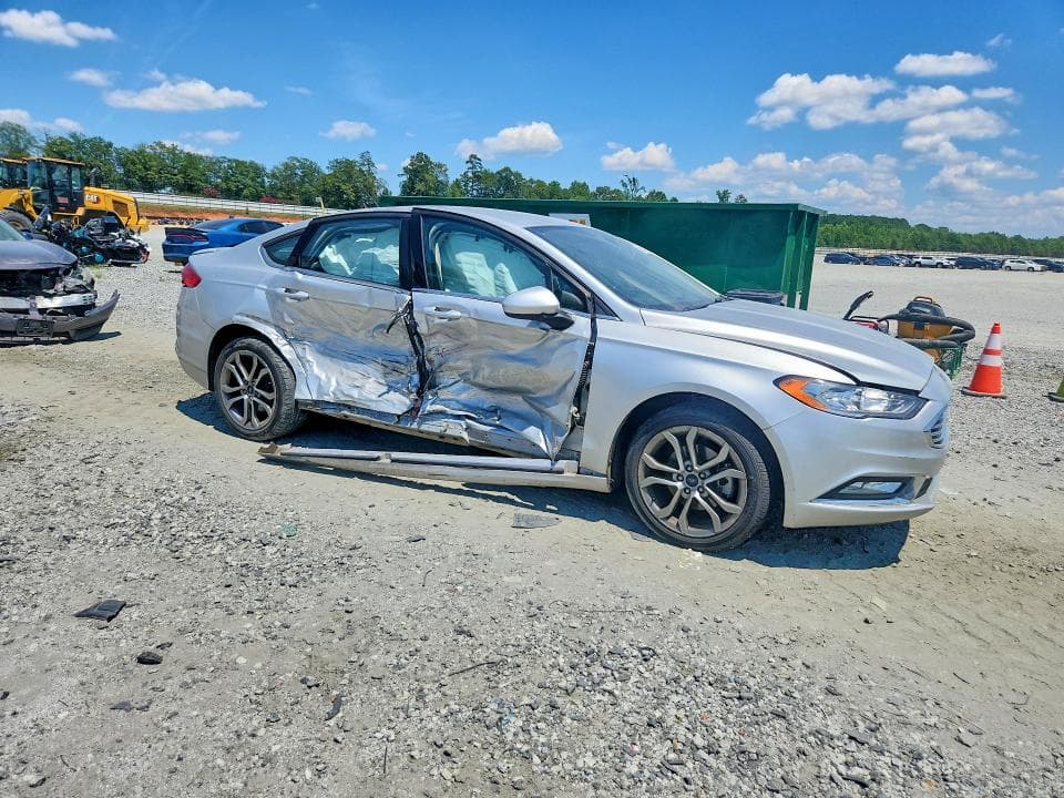 2017 FORD FUSION SE 4