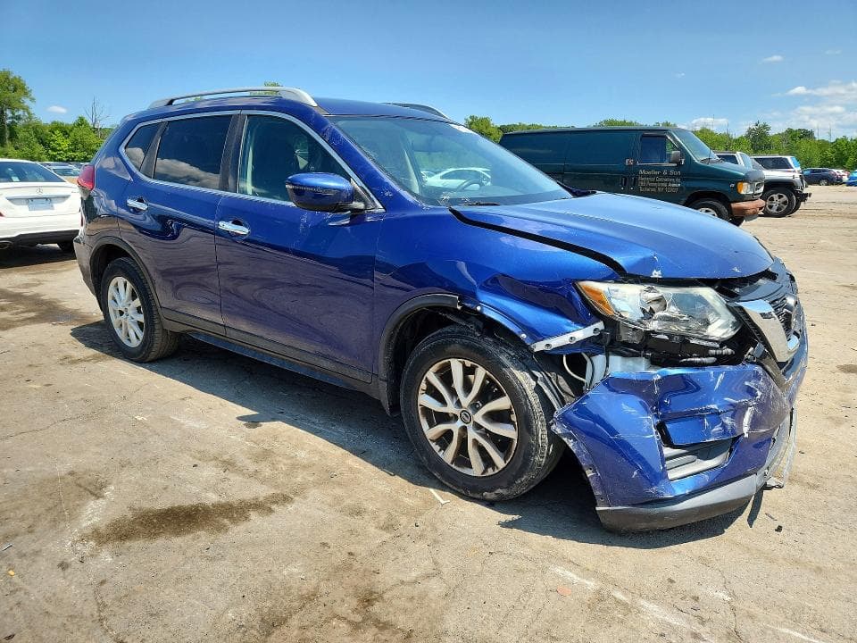 2017 NISSAN ROGUE SV 4