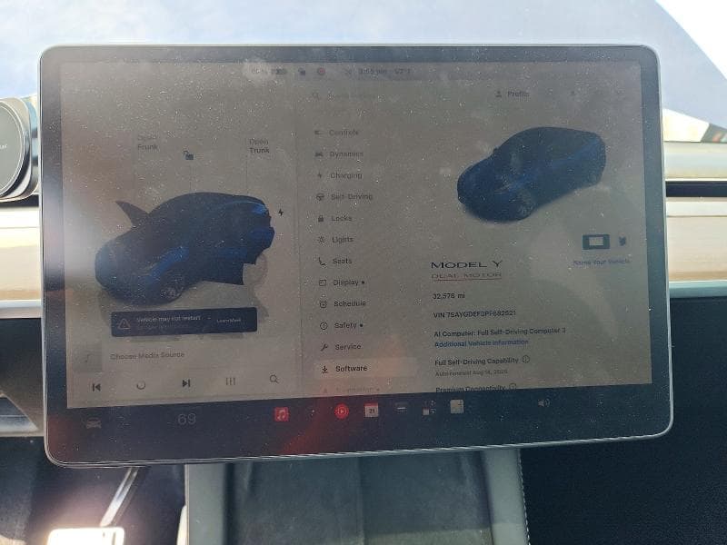 2023 TESLA MODEL Y 9