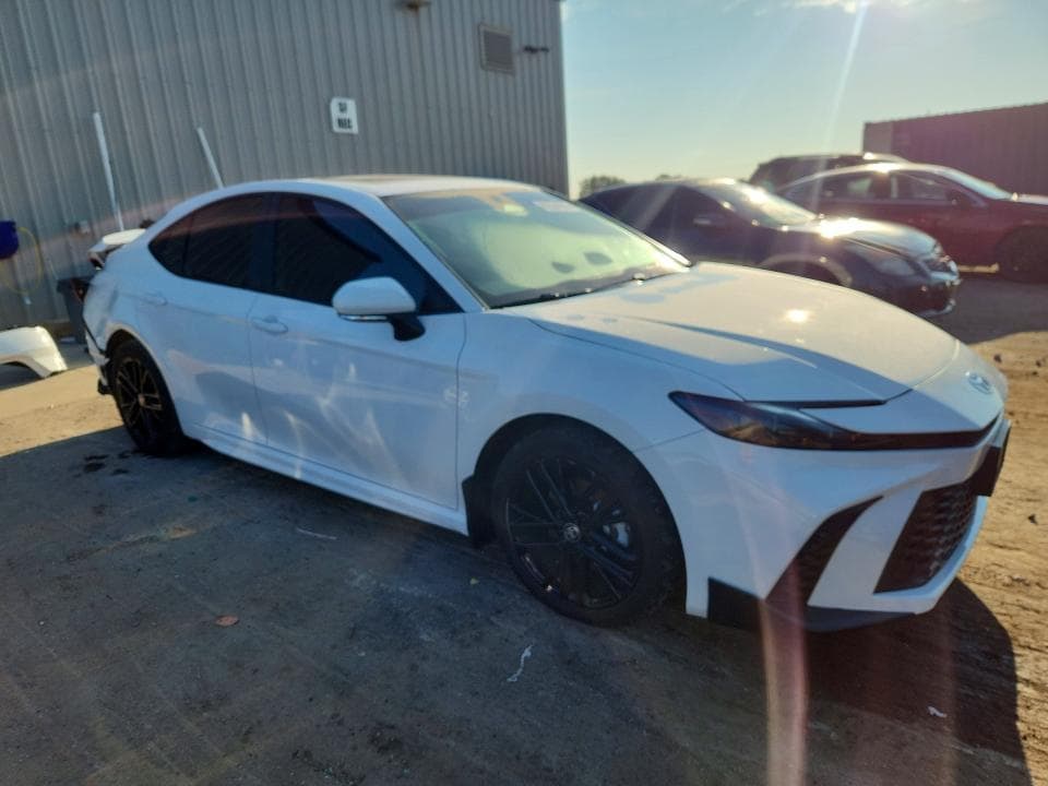 2025 TOYOTA CAMRY SE 4