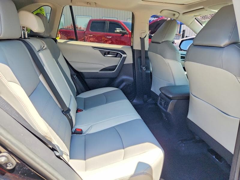 2021 TOYOTA RAV4 XLE PREMIUM 11
