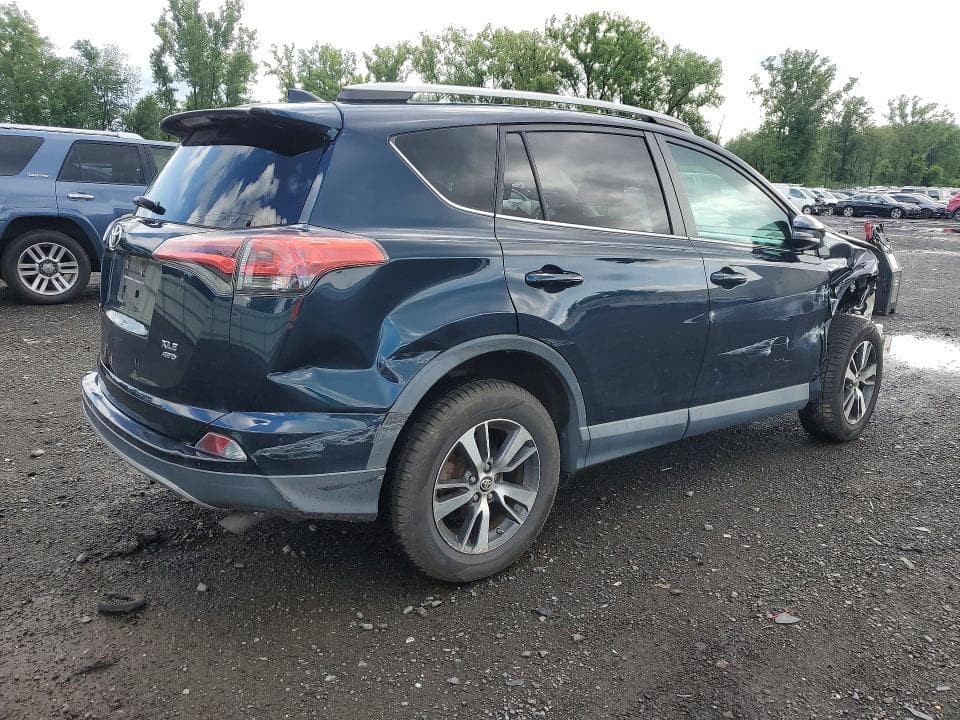 2018 TOYOTA RAV4 XLE 3
