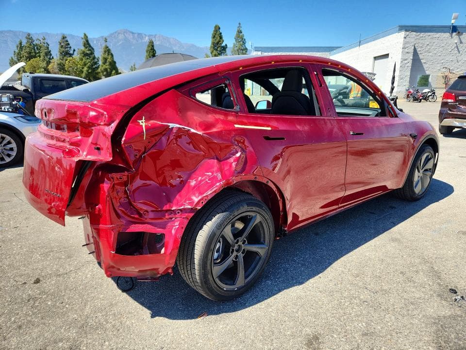 2026 TESLA MODEL Y 3