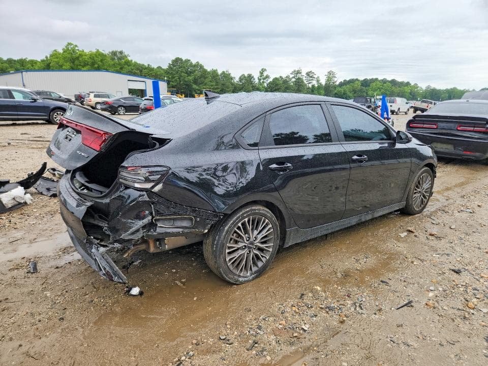 2023 KIA FORTE GT LINE 3