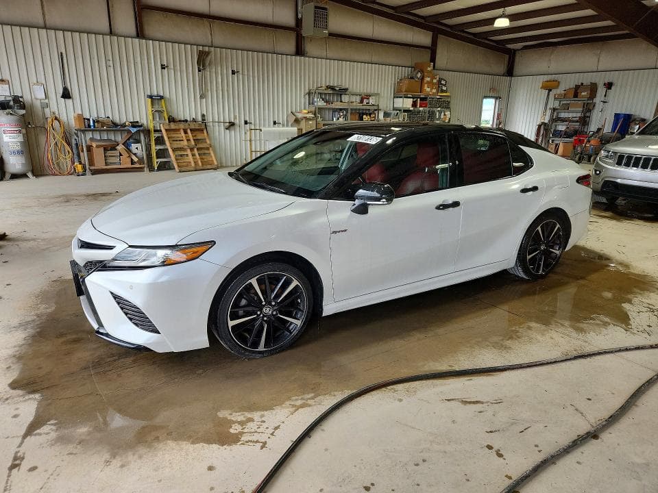 2018 TOYOTA CAMRY XSE - 1