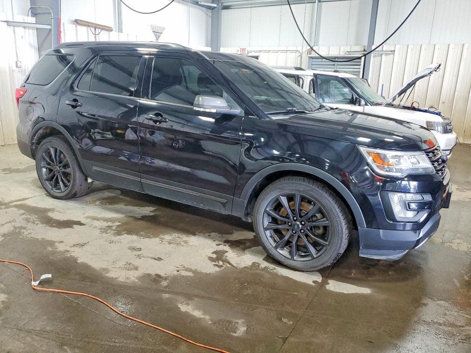 2017 FORD EXPLORER XLT 4