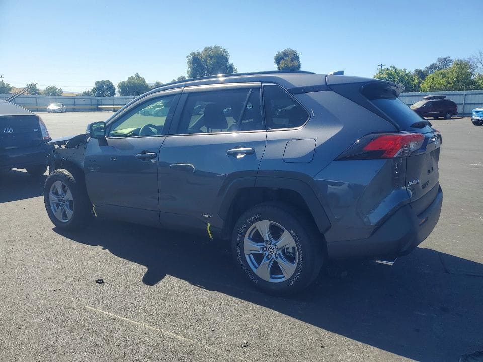 2022 TOYOTA RAV4 LE 2