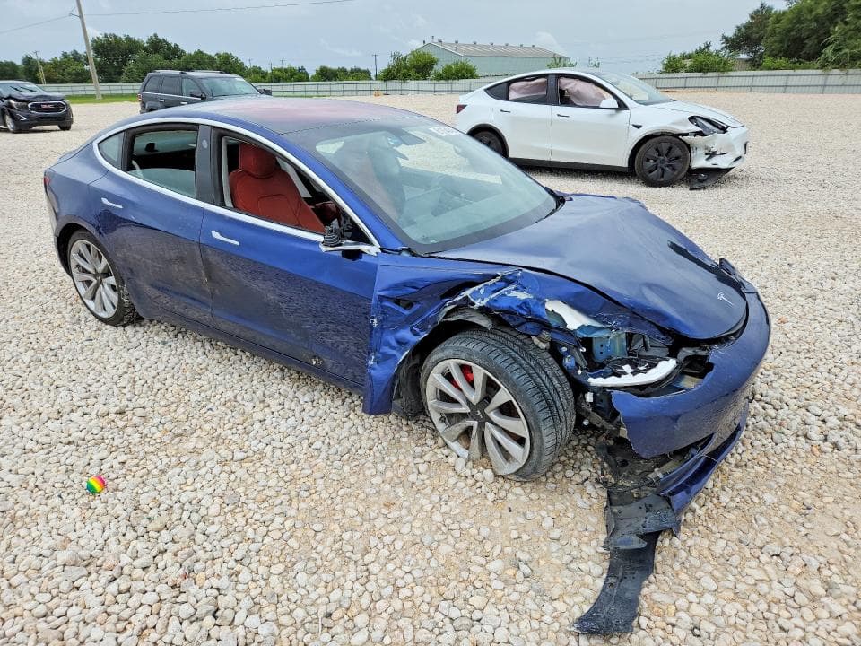 2018 TESLA MODEL 3 4