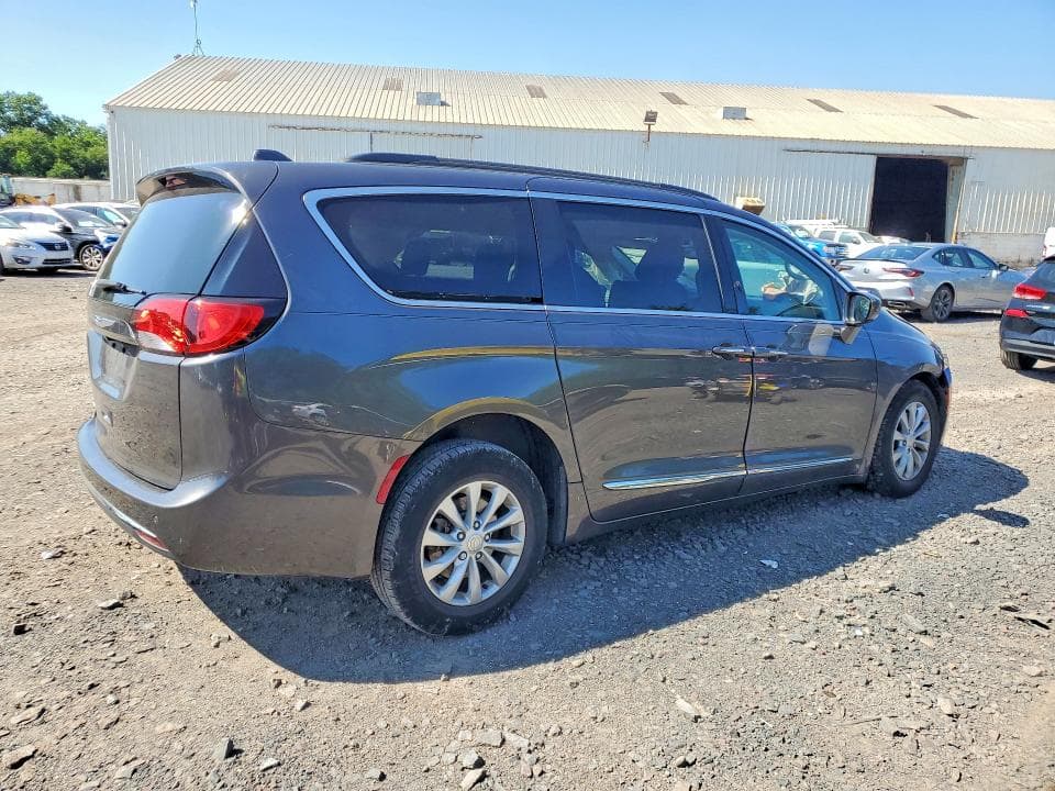2017 CHRYSLER PACIFICA TOURING L 3