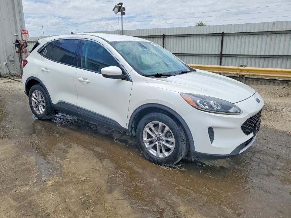 2020 FORD ESCAPE SE 4