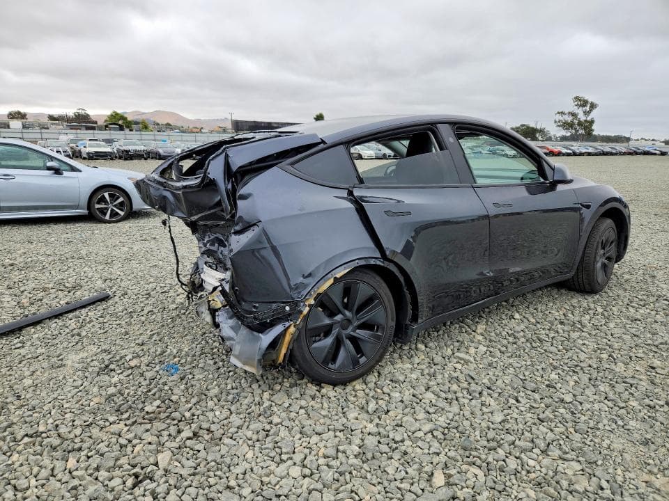 2025 TESLA MODEL Y 3