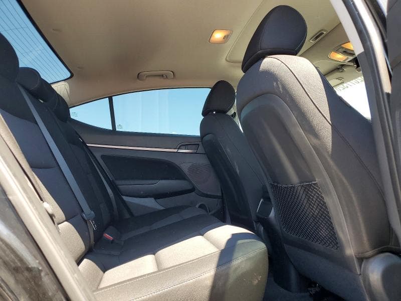 2018 HYUNDAI ELANTRA SEL 10