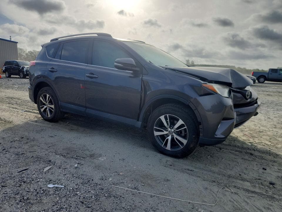 2017 TOYOTA RAV4 XLE 4