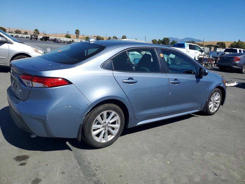 2023 TOYOTA COROLLA LE 3